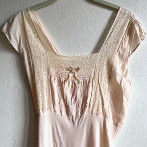 Long and sleek Hollywood-sylt VINTAGE pink nightgown